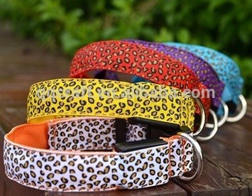 Aimigou Pet collar Flashing LED Collar Leopard Print Design Puppy Necklace